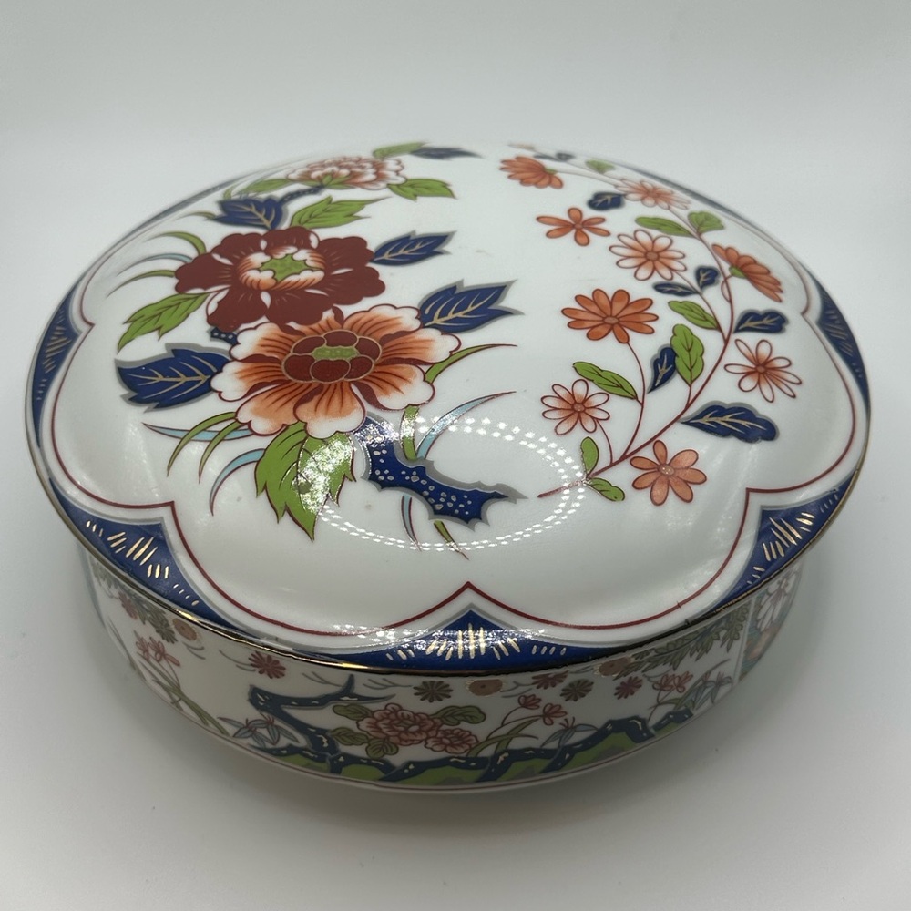 Japan Imari Covered Dish Flower Moriage round trinket box jewelry box storage